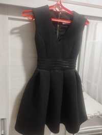 Чёрное коротенькое платье
