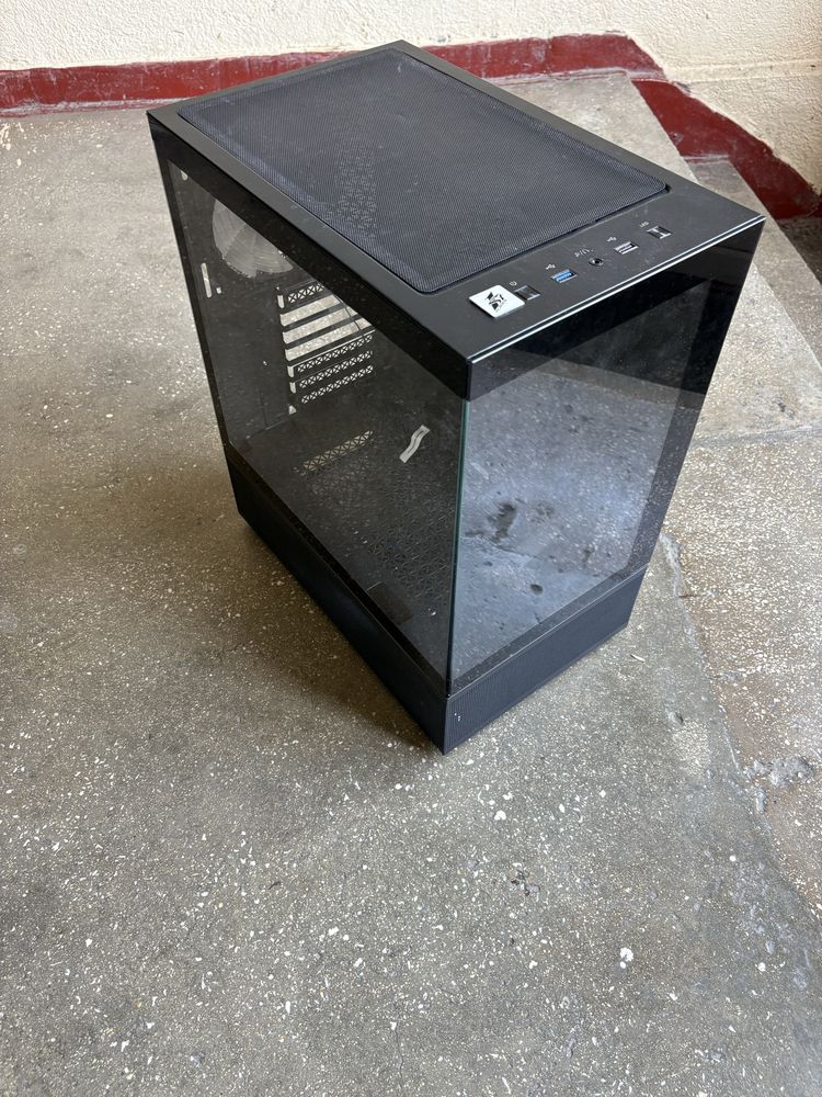 Carcase pc de vanzare