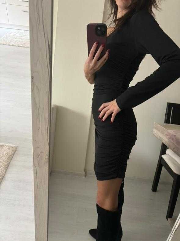 Рокля с едно рамо .