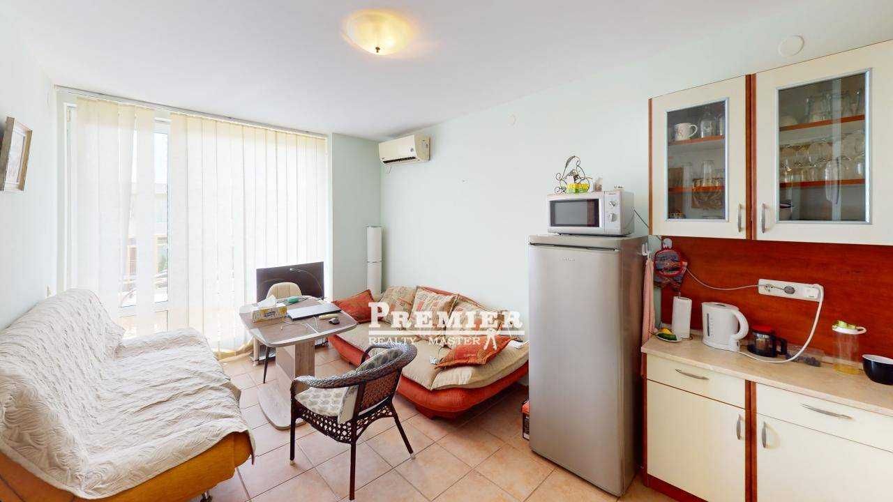 Продава се Двустаен апартамент в к.к. Слънчев бряг - 55 кв.м за 1000 €/кв.м - Снимка #3