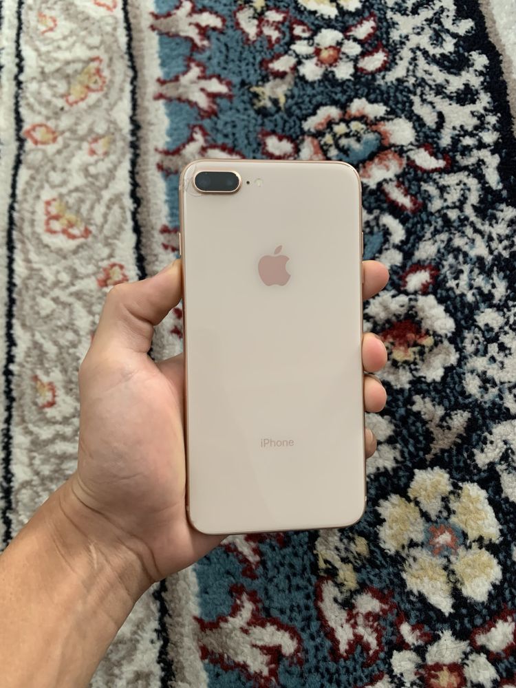 iPhone 8 Plus