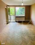 Apartament de vanzare, renovabil, cu 3 camere, zona Dambu