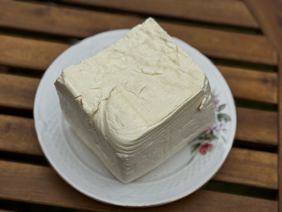 Vand branza de vaca grasa in Novaci