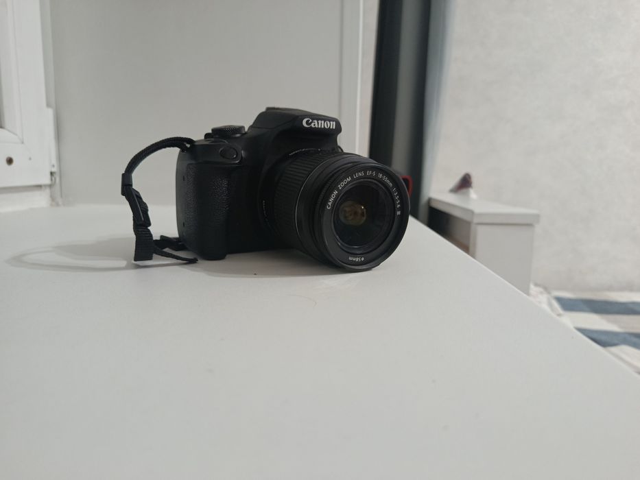 Фотоаппарат canon EOS 2000D