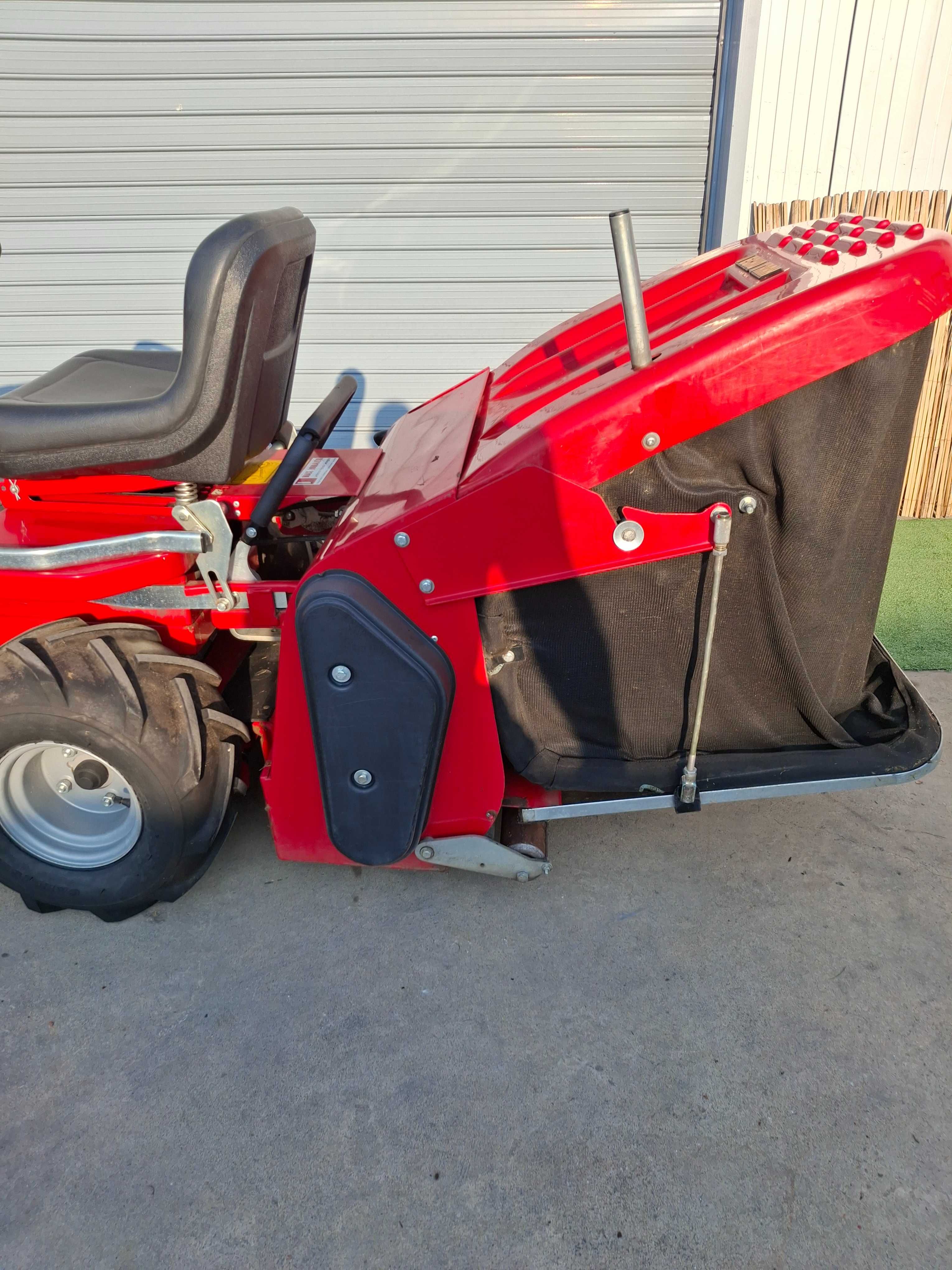 Tракторна косачка ECHO TRAK 16 HP двуцилиндров