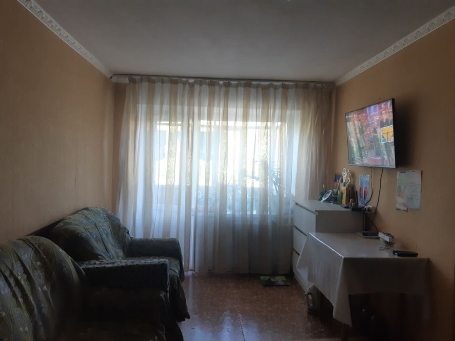 Продам в кирпичном доме 1 ком квартиру,в пересечение Торайгырова Бухар