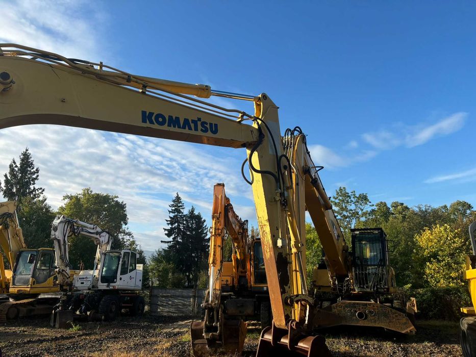 Excavator pe roti 14 tone Komatsu PW130-7K, 2006