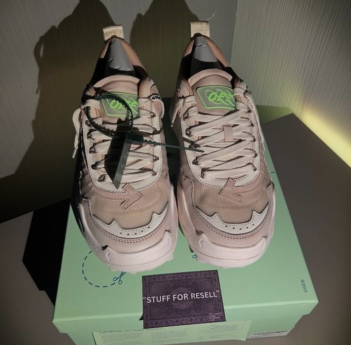 Adidasi off white odsy 1000