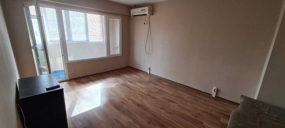 Дава се под наем Двустаен апартамент в Бургас, Меден рудник - зона А - 47 кв.м за 350 € - Снимка #1