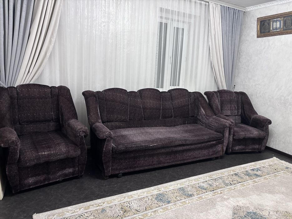 продам Диван и два кресла, так же чехлы на диваны