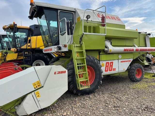 Combina Claas Dominator 88