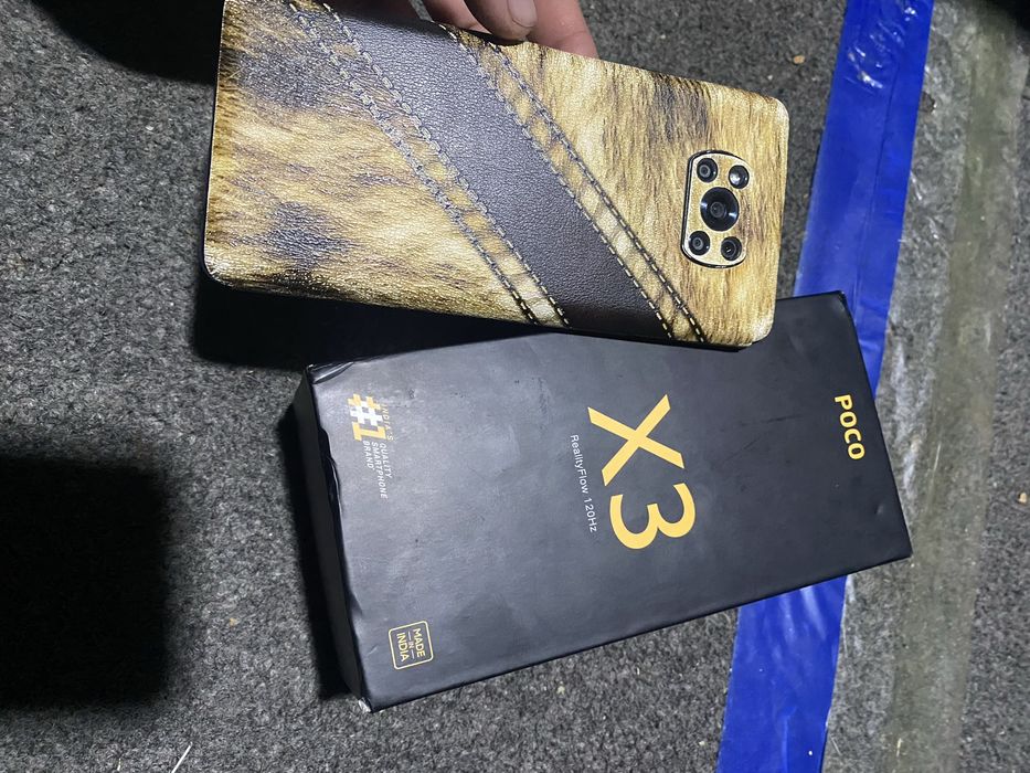 poco x 3  xolat zur