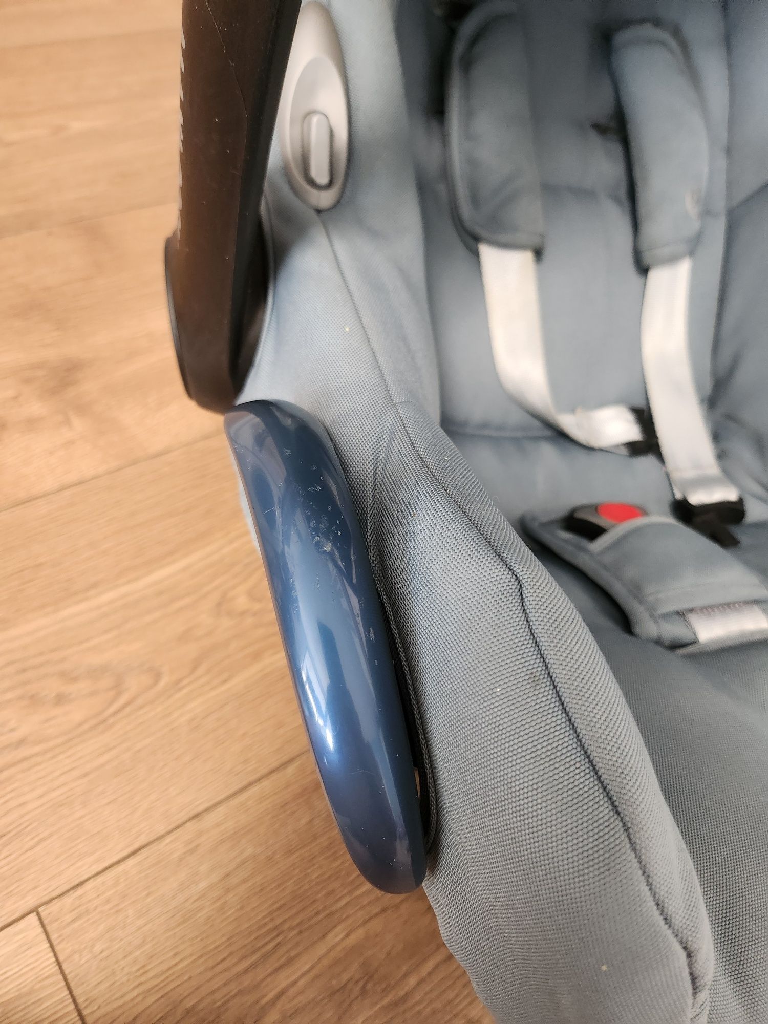 Столче за кола Maxi-Cosi Cabriofix