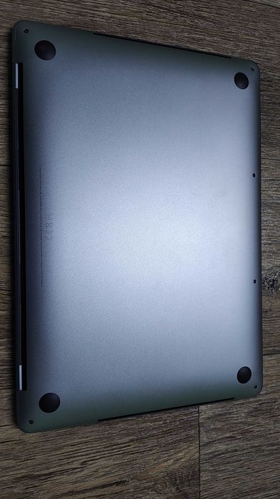 Лаптоп Mac Book Pro A2251, i5,16 RAM, 1Tb