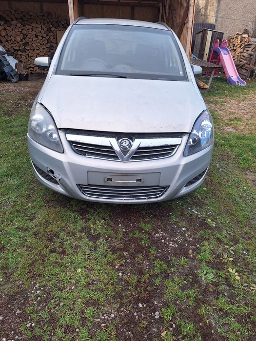 Dezmembrez opel zafira