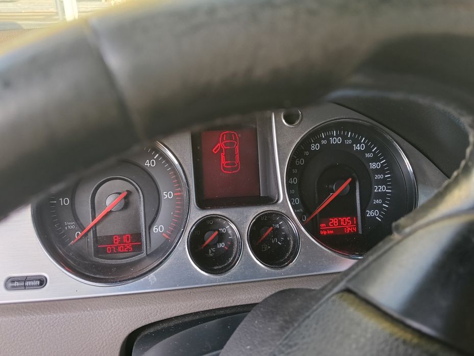 Vând volkswagen passat b6