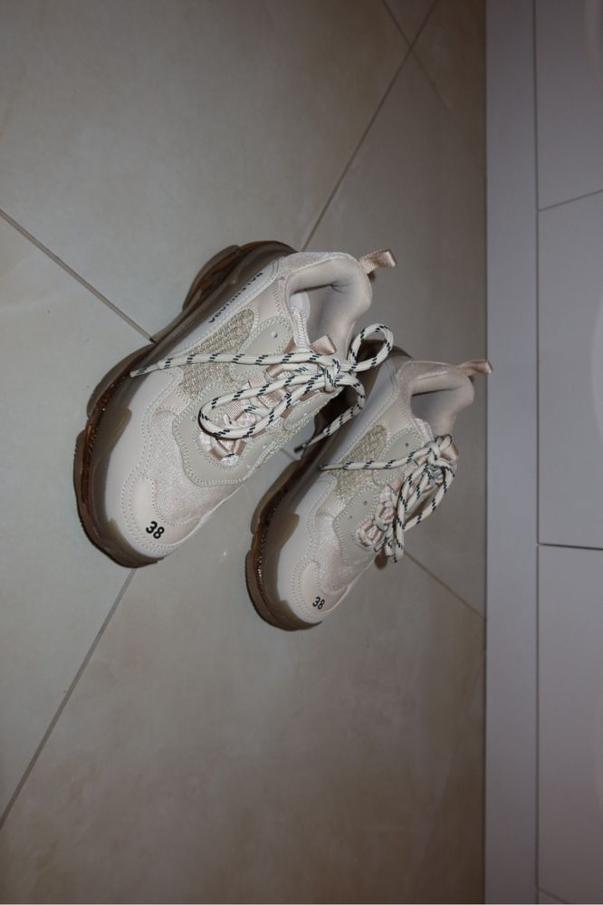 Налични дамски обувки Balenciaga 37/38 размер