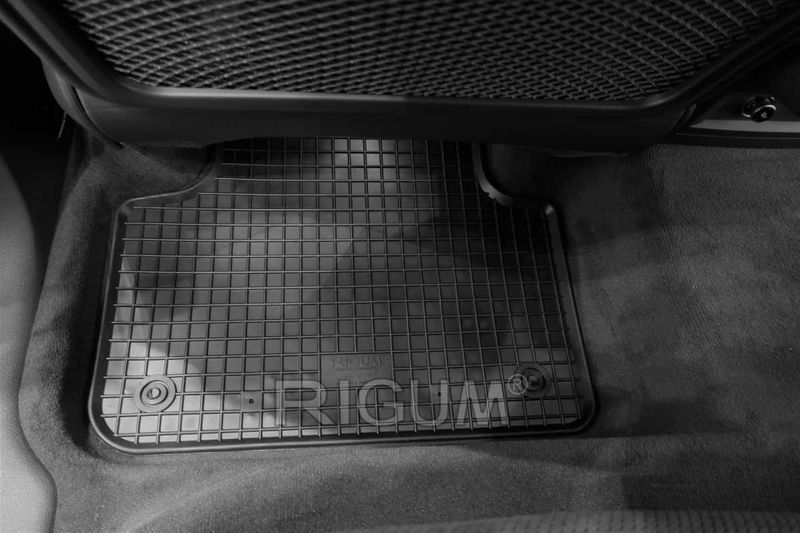 Гумени стелки или багажник AUDI Q7 и Q8 след 2015г.
