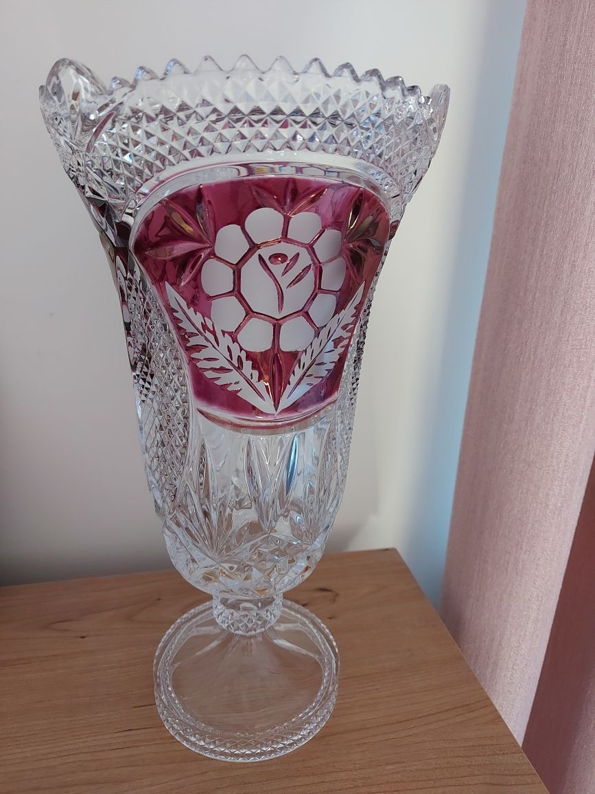 Красива мсивна кристална ваза като НОВА