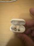 Cutie incarcare Airpods1
