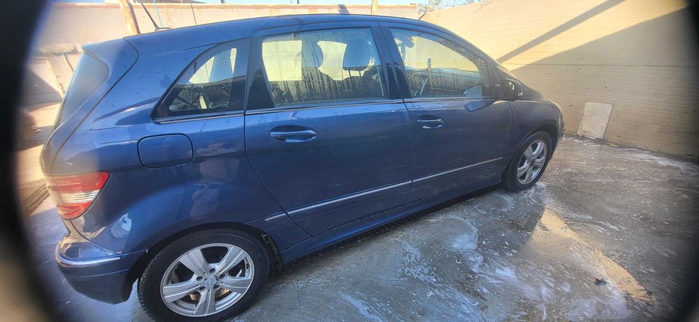 Mercedes Benz B200