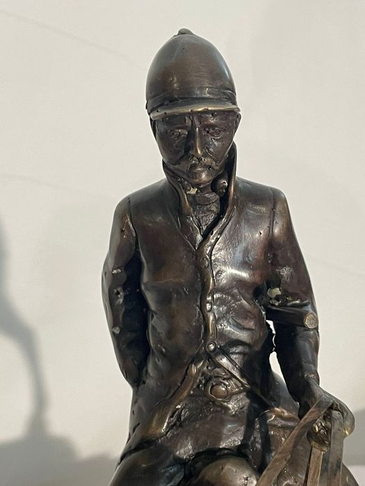 Statueta***bronz***calaret