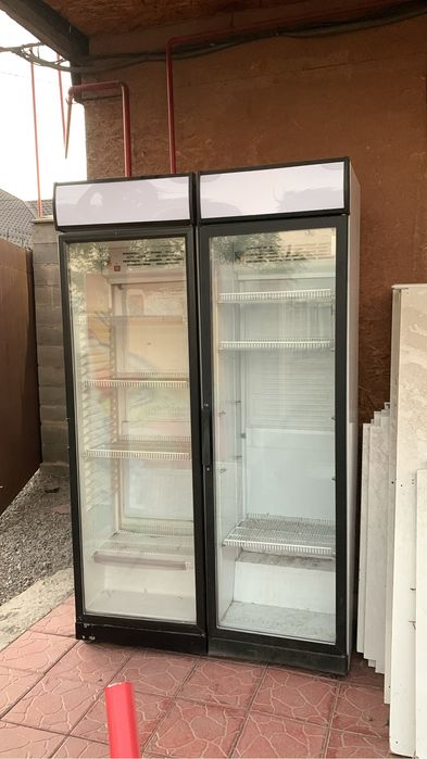 Витринный холодильник / Холодильник