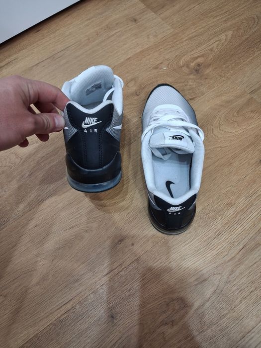 NiKe Air Max Invigor originali marime 40.5, 25.5 cm