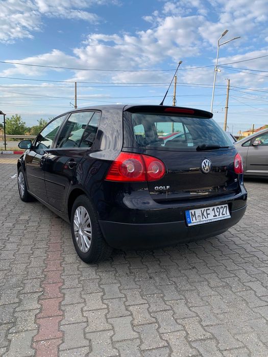 Volkswagen Golf 5 Tour 1.6 MPI 102 cp Benzina Simplu Frumos Impecabil