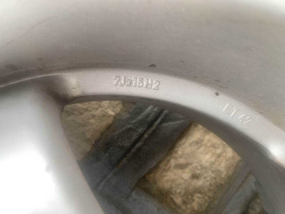 Алуминиеви джанти 15” със летни гуми.