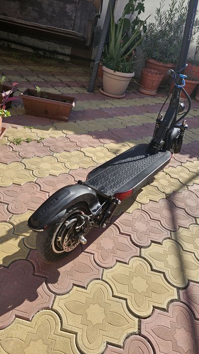 Vând sau schimb trotineta joyor y6-s este Black Friday!!!