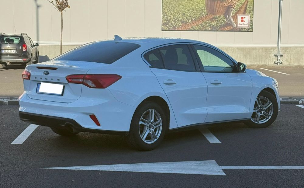 Ford focus 1.0 EcoBoost model 2019/Revizii la zi