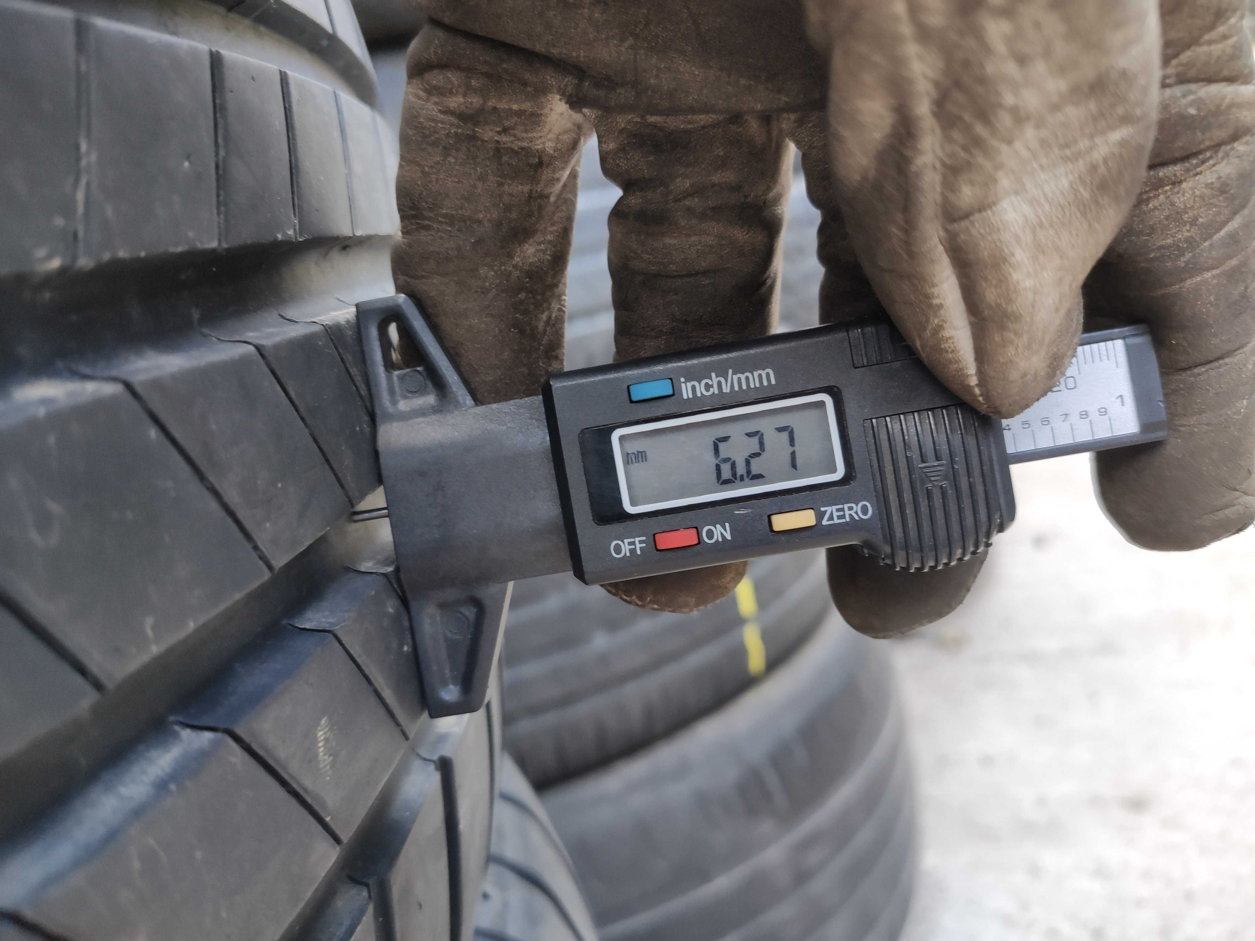 2бр Летни гуми 235 55 18 - Bridgestone -