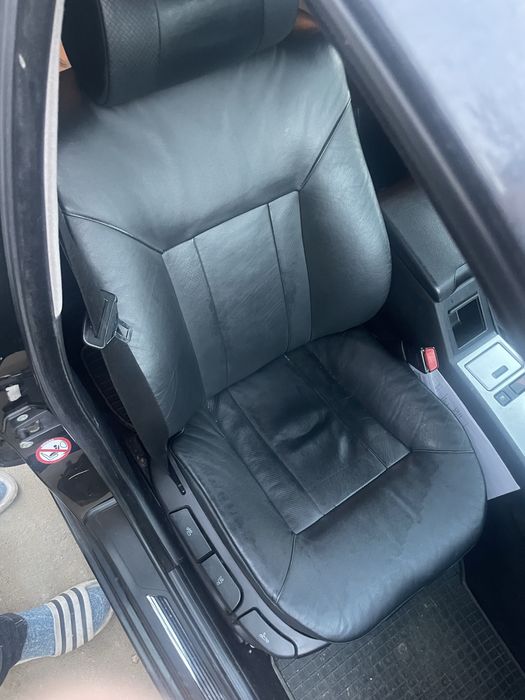 Продам сиденья передние,бмв е39 индивидуал, механические с подогревом.