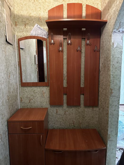 Продам шкаф прохожий !