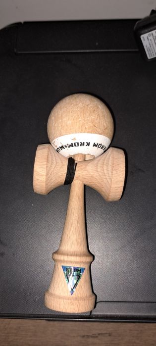 Kendama krom pop , ata de schimb, folosita