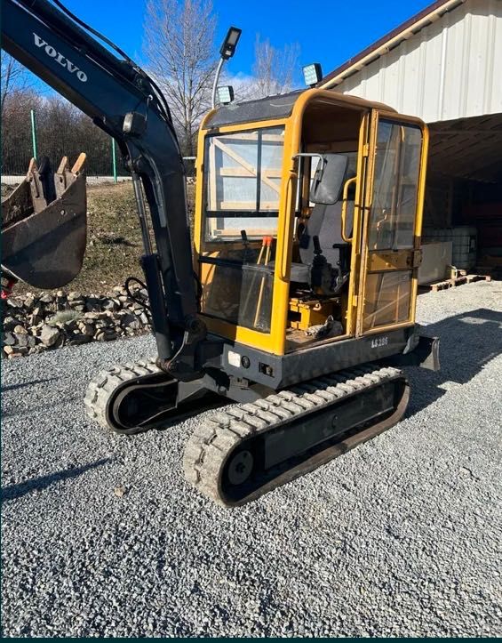 Miniexcavator volvo pe senile 2000