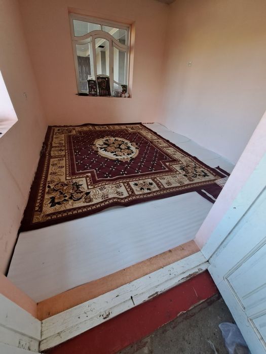 Turkistonda uy sotiladi Srochni 3ta xona + oshxona