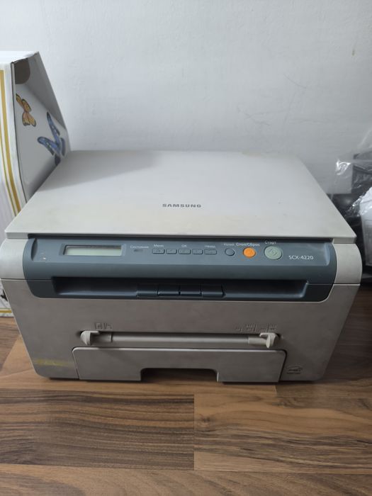 ПРОДАМ ЛАЗЕРНЫЙ МФУ Samsung SCX-4220 (3-в-1: принтер, сканер, копир)