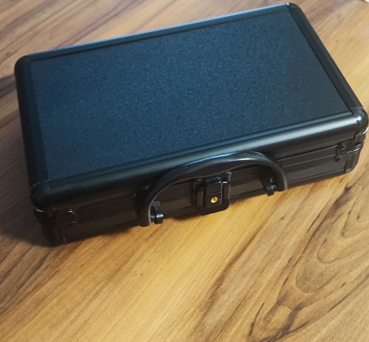 Aparat de tatuaje wireless, cu doua baterii si cablu rca