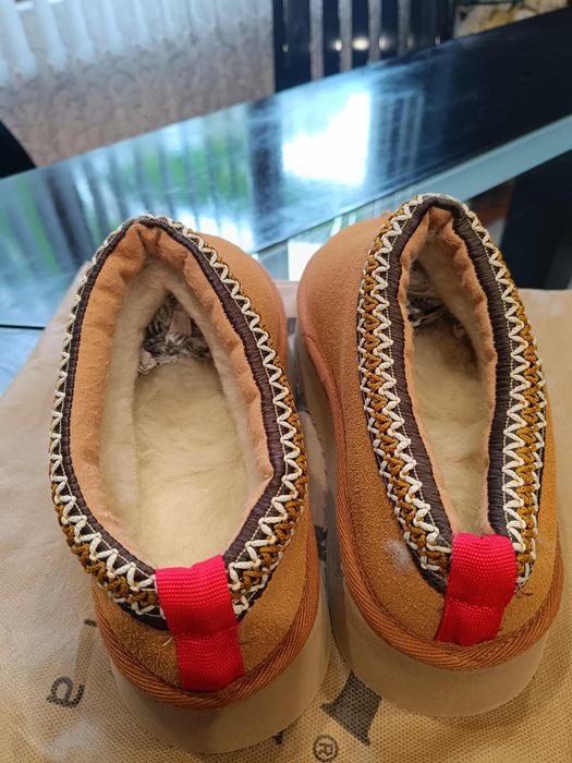 Дамски обувки UGG чисто нови