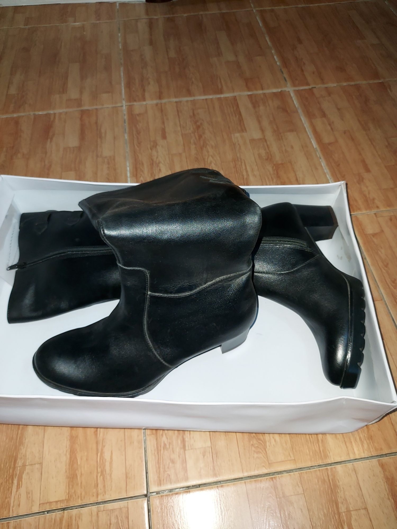 Срочно кожаные сапоги, ботинки пр-во Италия
