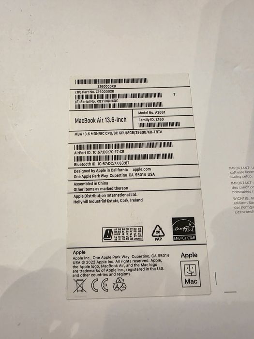 MacBook Air M2 2022 aproape nou