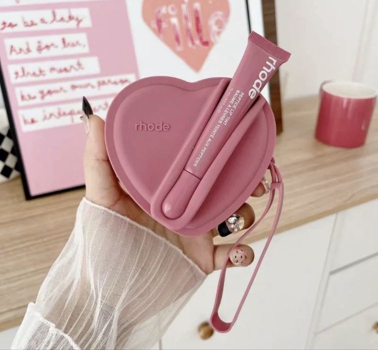 Rhode LipGloss cu Accesoriu de silicon