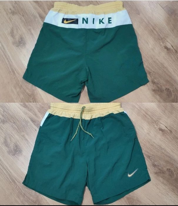 Pantaloni scurți Nike vintage mărimea M