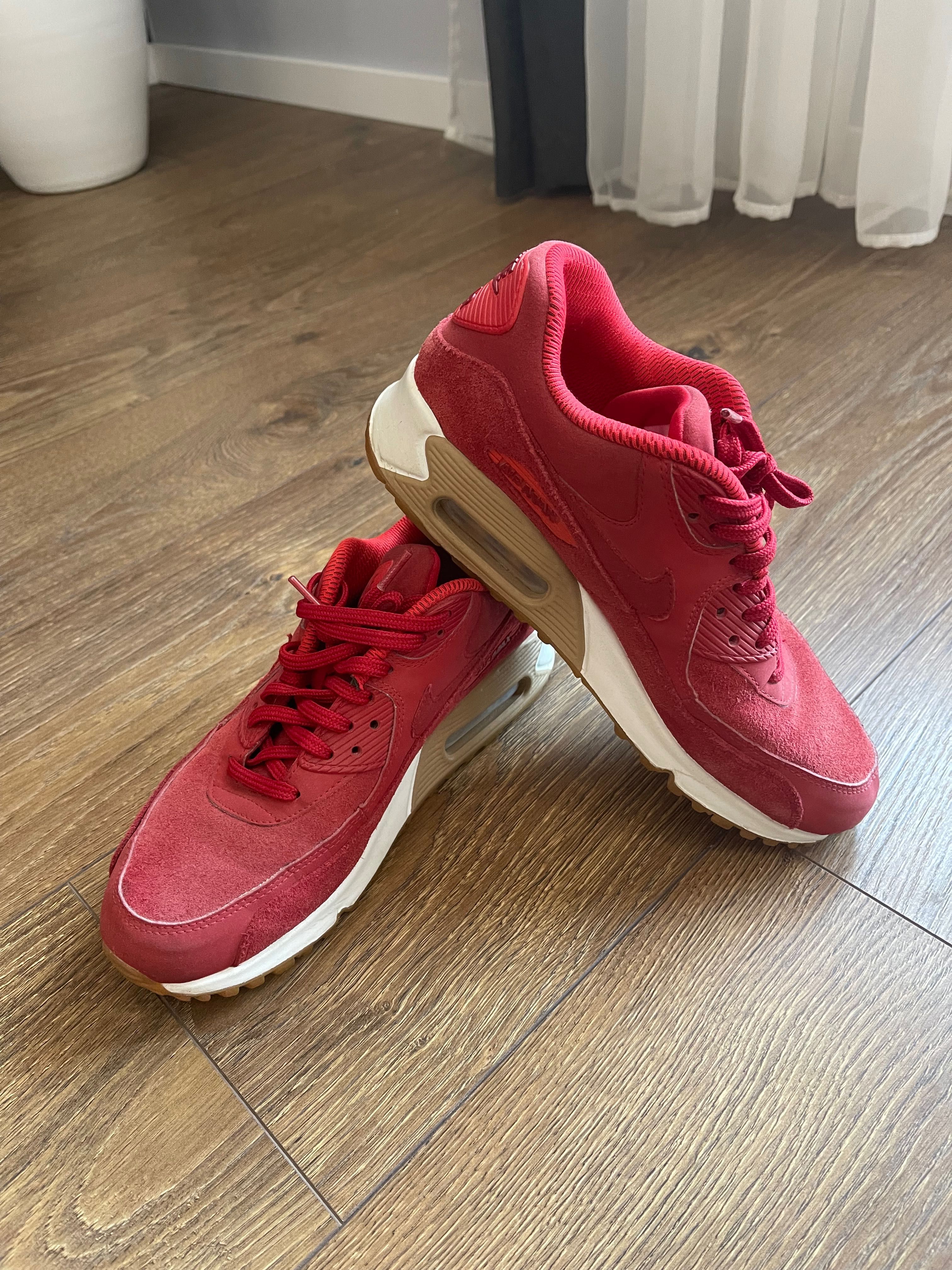 Разпродажба обувки MUSSETE, NIKE, Converse от 15 лв, номер 38 и 39