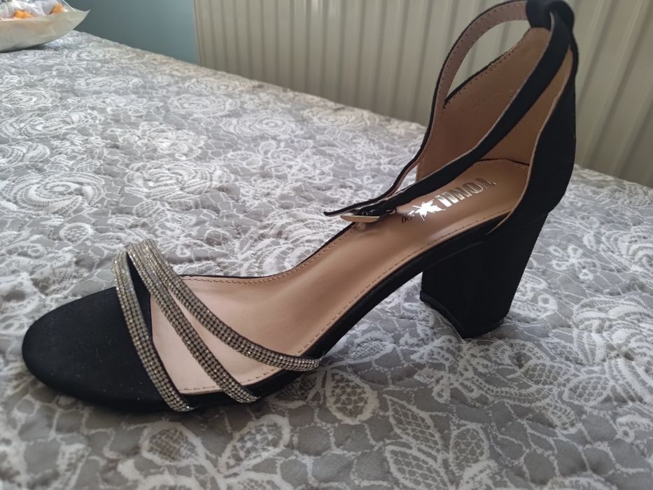 Sandale elegante negre noi