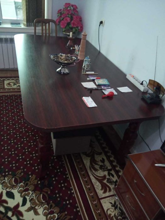 Продаю стол деревянный большой б/у