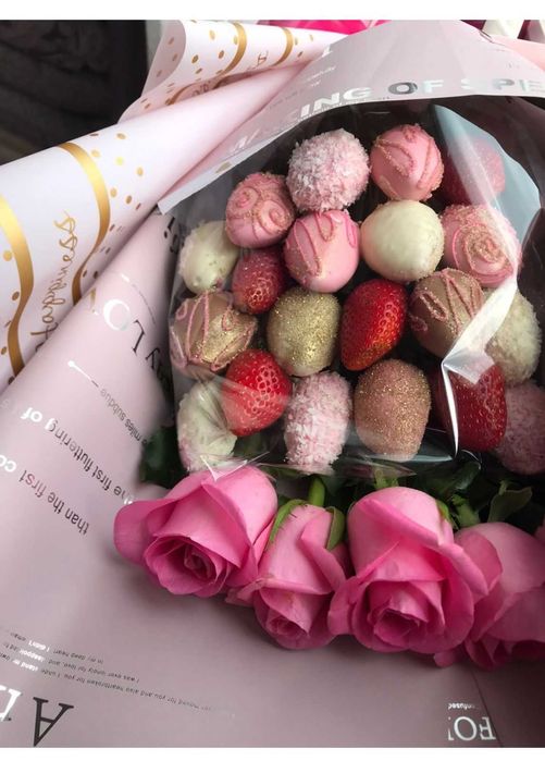 новогодний подарок/новогодний букет/шоколад/клубника