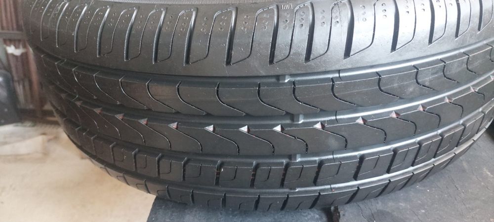 Vând cauciuc PIRELLI  215/55 16